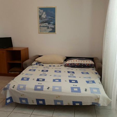 Apartments L.Z. Starigrad Paklenica Exterior photo